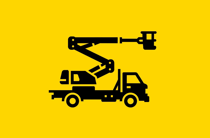 Plataforma elevatória sendo carregada para transporte